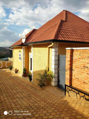 Rooms in homely atmosphere near airport